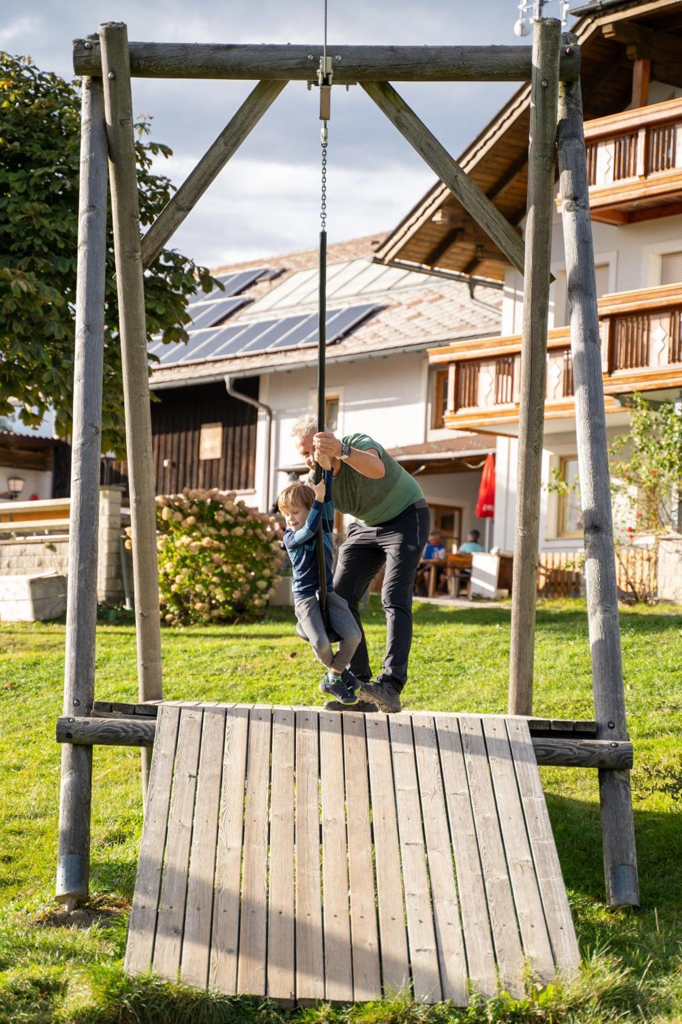 Holzhaus "Zum Schwarz'N" Daire Aurach am Hongar Dış mekan fotoğraf